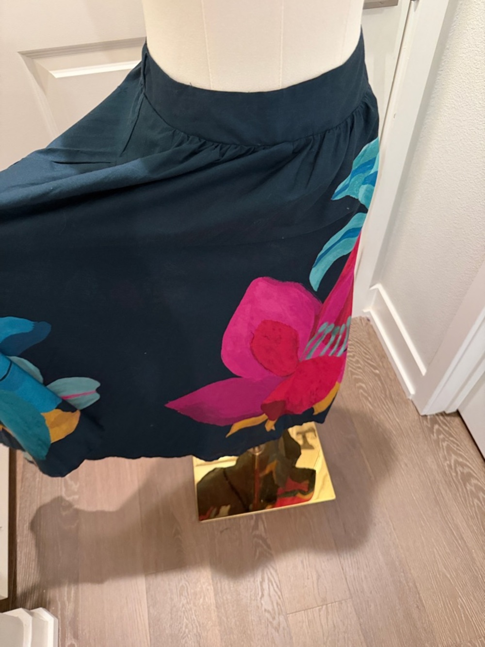FARM Rio Floral Watercolor Midi Skirt Size S - Picture 5 of 9